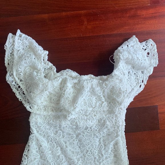 Lace Off Shoulder Sleeve Lace Mermaid Hem Dress - Picture 3 of 5